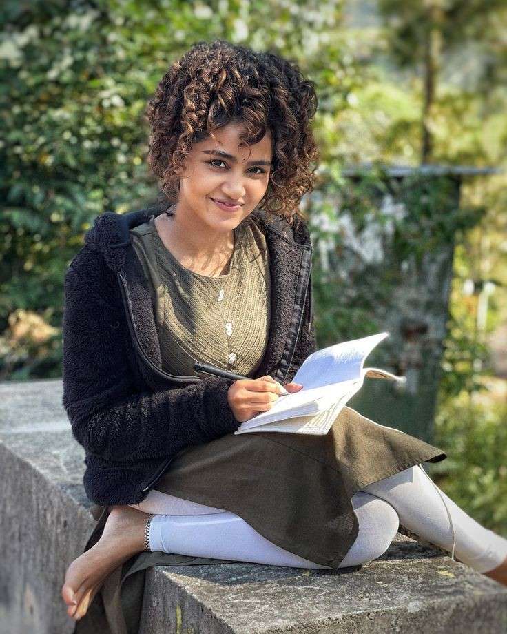 Anupama Parameswaran Images, Anupama Parameswaran IPhotos, Anupama Parameswaran Stills, Anupama Parameswaran Pics, Anupama Parameswaran Pictures, Anupama Parameswaran Saree Images, Anupama Parameswaran,