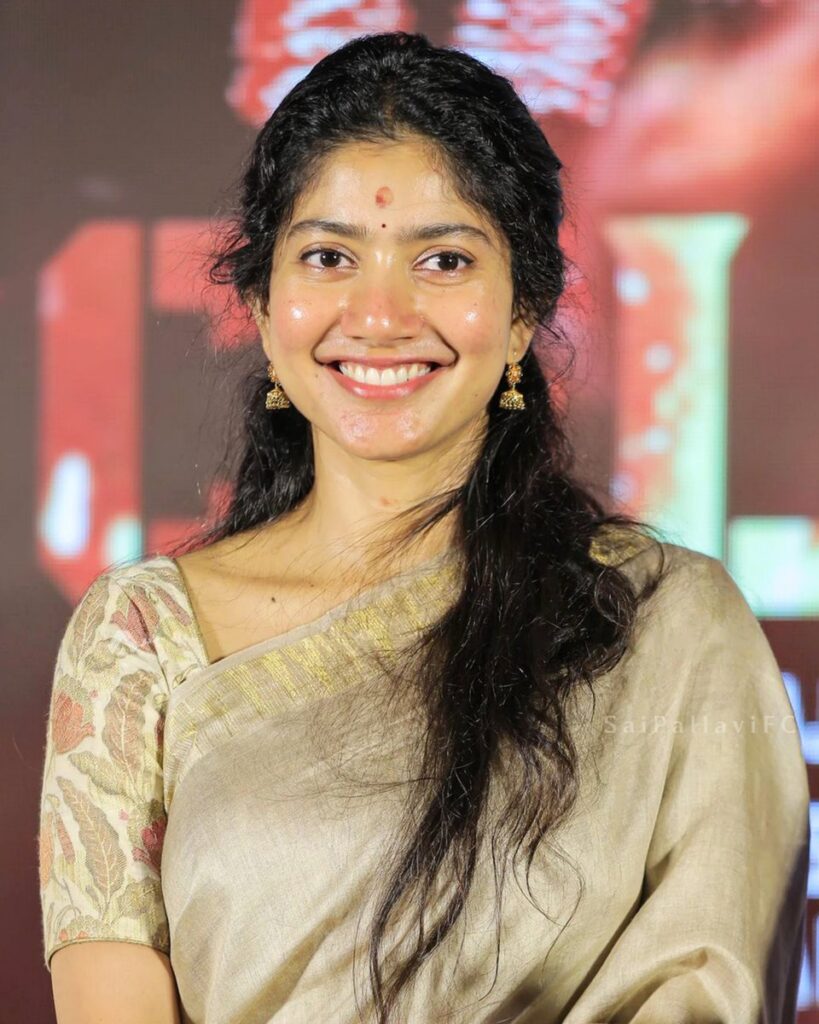 Sai Pallavi Beautiful Images, Sai Pallavi latest Images, Sai Pallavi New Images, Sai Pallavi Photos, Sai Pallavi pics, Sai Pallavi saree Images, Latest telugu cinema News, 