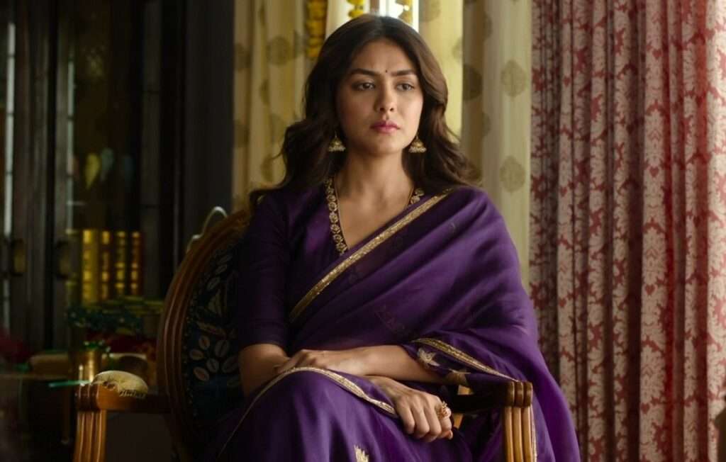 Mrunal Thakur Images, Mrunal Thakur Photos, Mrunal Thakur Pics, Mrunal Thakur Stills, Mrunal Thakur Pictures, Mrunal Thakur