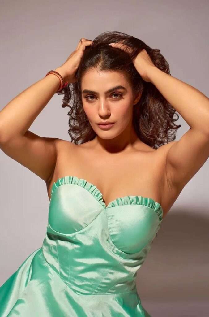 Kavya Thapar Stunning Images,Kavya Thapar Images,Kavya Thapar Stills, Kavya Thapar Pics, Kavya Thapar Hot Images,Kavya Thapar Pictures, Kavya Thapar Photos, Kavya Thapar.