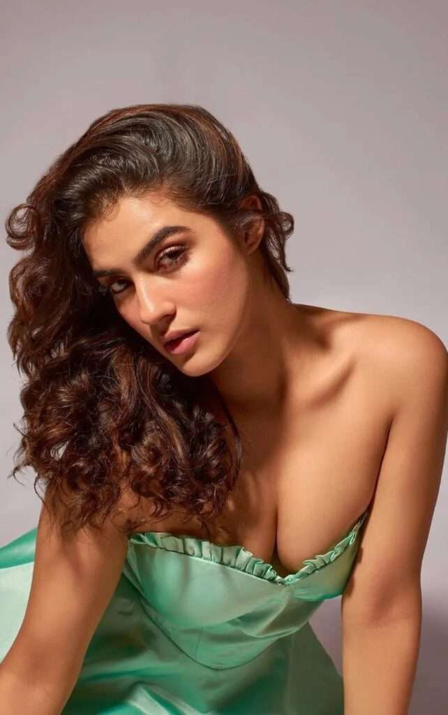 Kavya Thapar Stunning Images,Kavya Thapar Images,Kavya Thapar Stills, Kavya Thapar Pics, Kavya Thapar Hot Images,Kavya Thapar Pictures, Kavya Thapar Photos, Kavya Thapar.