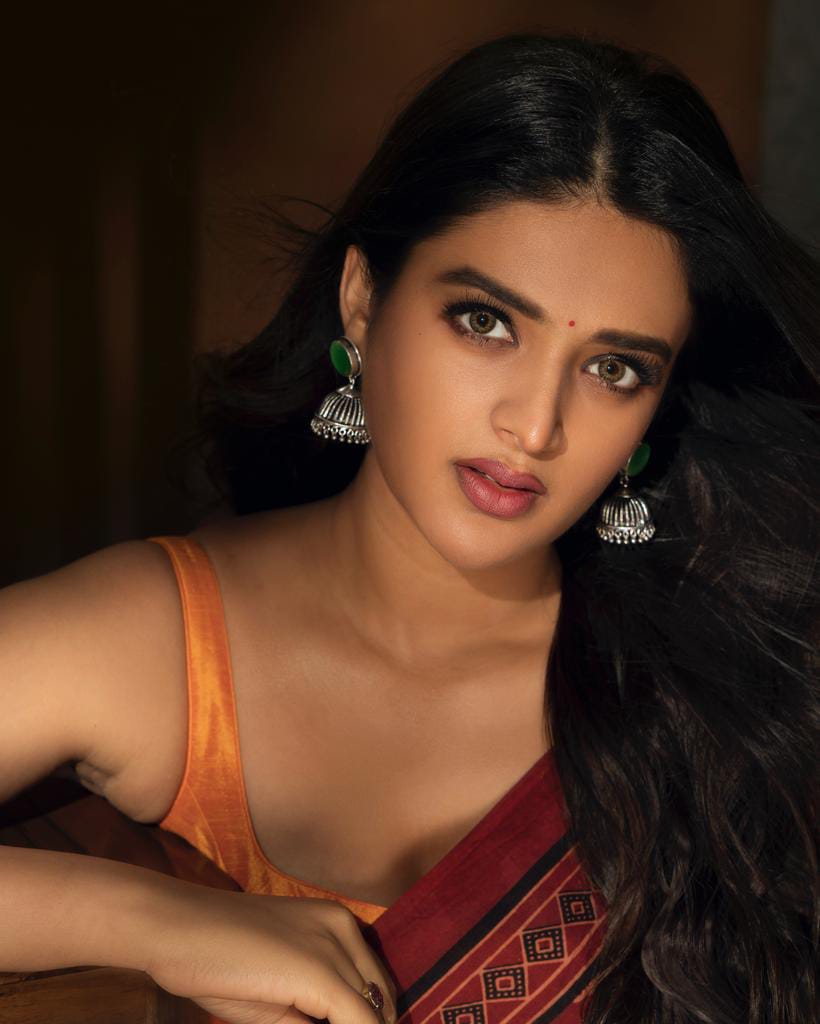 Nidhhi Agerwal Stunning Images, Nidhhi Agerwal Hot Images, Nidhhi Agerwal Images, Nidhhi Agerwal Pics, Nidhhi Agerwal Stills, Nidhhi Agerwal Pictures, Nidhhi Agerwal,