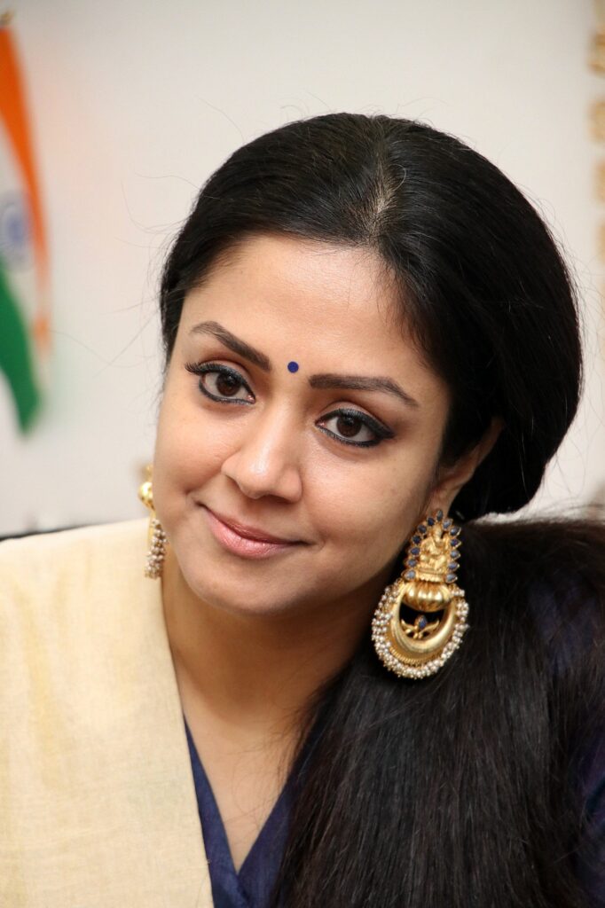 Jyothika Beautiful Images, Jyothika Saree Photos, Jyothika Hot, Jyothika Photos, Jyothika Pics, Jyothika Stills, Jyothika Pictures, Jyothika Images, Jyothika