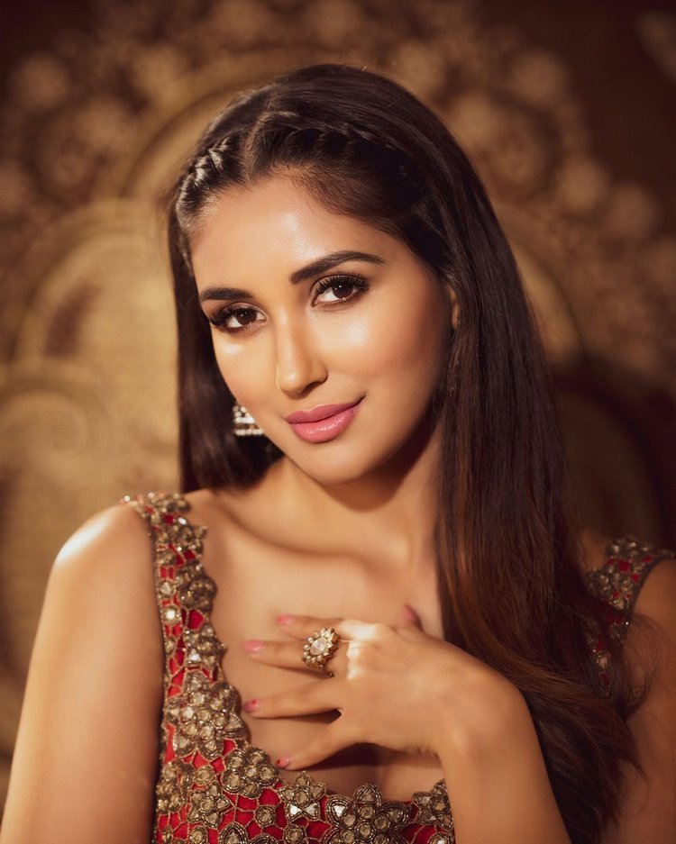 Nikita Dutta Stunning Images, Nikita Dutta Hot Images, Nikita Dutta  Photos, Nikita Dutta Pics, Nikita Dutta Stills, Nikita Dutta Pictures, Nikita Dutta Images