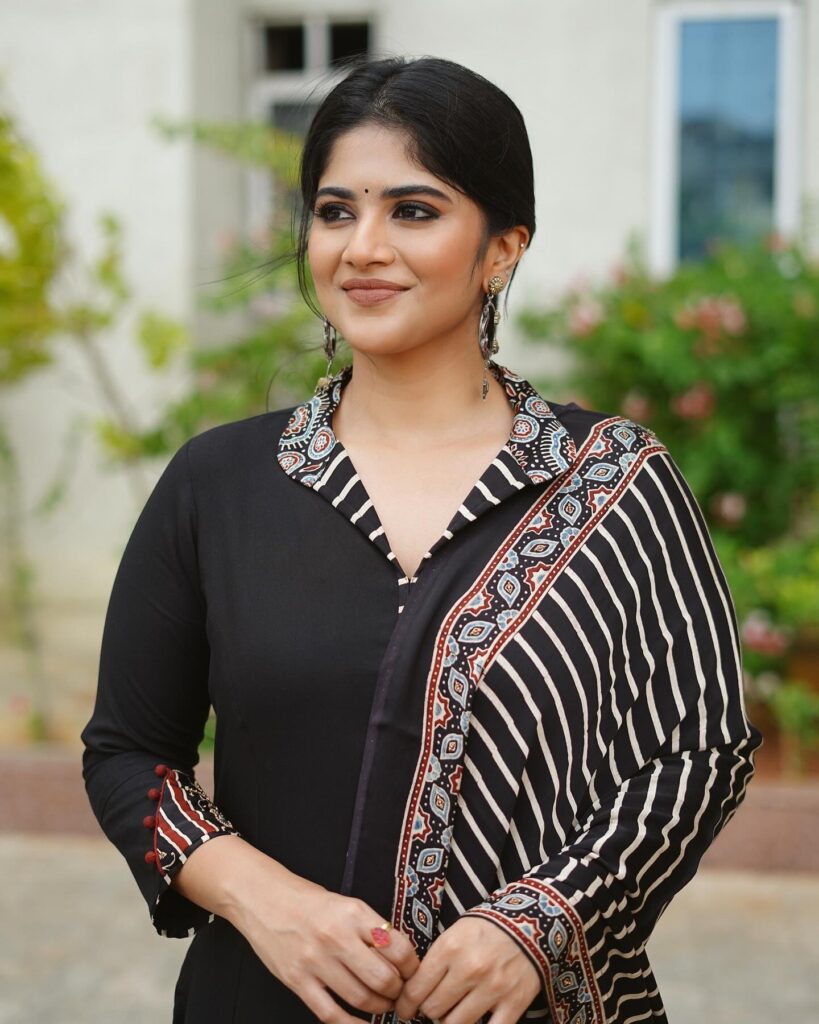 Megha Akash Stunning Images, Megha Akash Photos, Megha Akash Images, Megha Akash Pics, Megha Akash Stills, Megha Akash Hot Images, Megha Akash Pictures, Megha Akash.