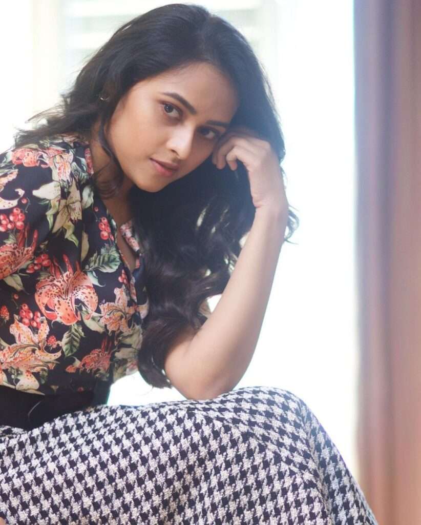 Sri Divya Beautiful Images, Sri Divya Images, Sri Divya Photos, Sri Divya Pics, Sri Divya stills, Sri Divya Pictures, Sri Divya Good Looking Images, Sri Divya Saree Images, Sri Divya.