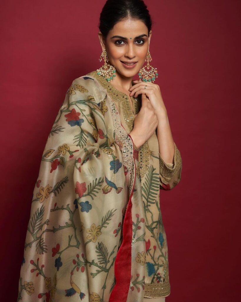 Genelia Stunning Images, Genelia Hot Images, Genelia  Beautiful Images, Genelia Pics, Genelia Stills, Genelia Pictures, Genelia Photos, Genelia  Hot, Genelia