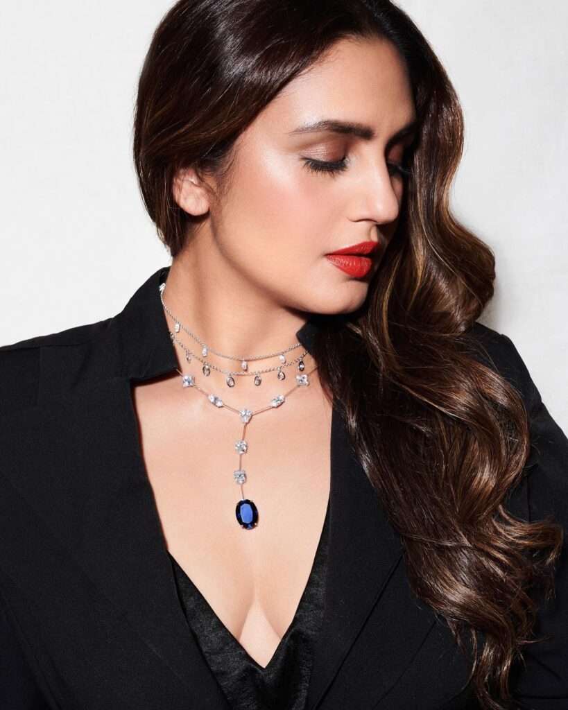 Huma Qureshi Photo Gallery, Huma Qureshi Images, Huma Qureshi Photos, Huma Qureshi Pics, Huma Qureshi Stills, Huma Qureshi Pictures, Huma Qureshi New Photos