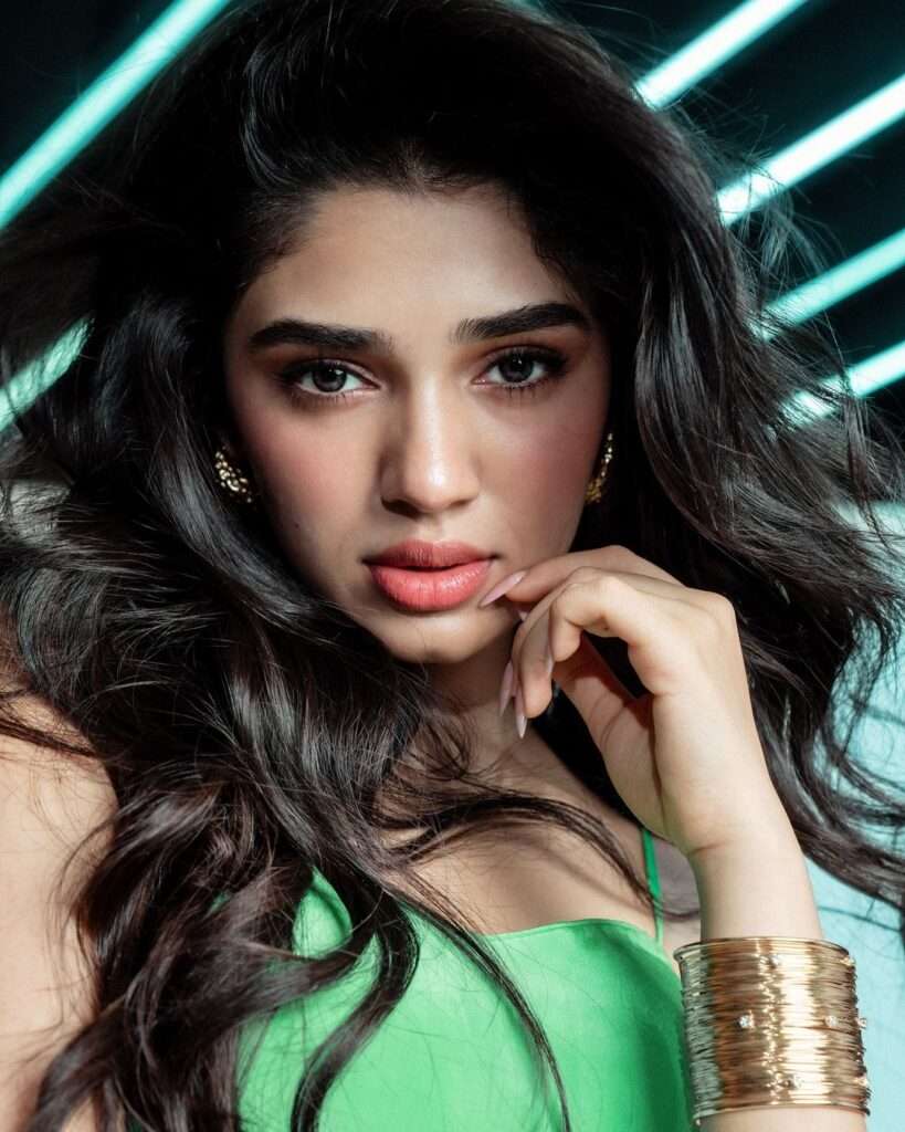 Krithi Shetty Images, Krithi Shetty Beautiful Images, Krithi Shetty Saree Images, Krithi Shetty Photos, Krithi Shetty Stills, Krithi Shetty Pics, Krithi Shetty Pictures, Krithi Shetty.