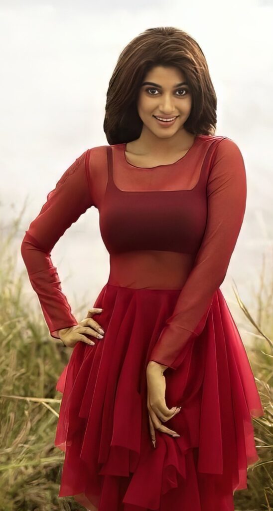 Oviya Beautiful and Glamorous Images, Oviya Images, Oviya Stills, Oviya Pics, Oviya Pictures, Oviya Photos, Oviya Latest Images, Oviya Glamorous Photos, Oviya