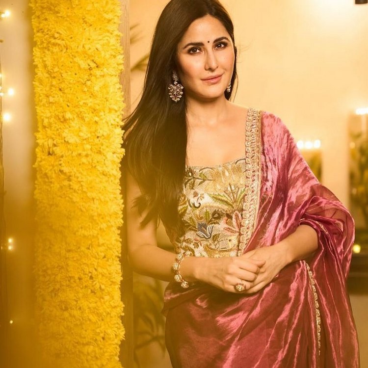 Katrina Kaif Latest Images, Katrina Kaif Images, Katrina Kaif Photos, Katrina Kaif Stills, Katrina Kaif Pics, Katrina Kaif Pictures, Katrina Kaif Photo Gallery, Katrina Kaif.