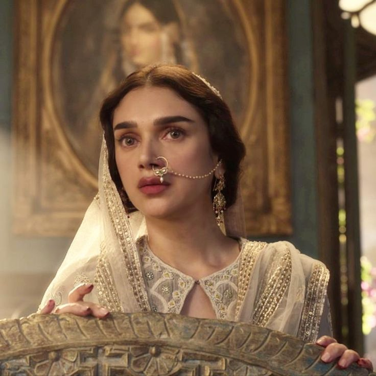 Aditi Rao Hydari Family, Aditi Rao Hydari Age, Aditi Rao Hydari Height, Aditi Rao Hydari Husband, Aditi Rao Hydari Children, Aditi Rao Hydari Father, Aditi Rao Hydari Mother, Aditi Rao Hydari,