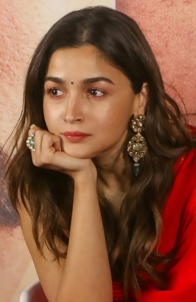 Alia Bhatt Family, Alia Bhatt Age, Alia Bhatt Height, Alia Bhatt Husband, Alia Bhatt Children, Alia Bhatt Father, Alia Bhatt Mother, Alia Bhatt DOB, Alia Bhatt,