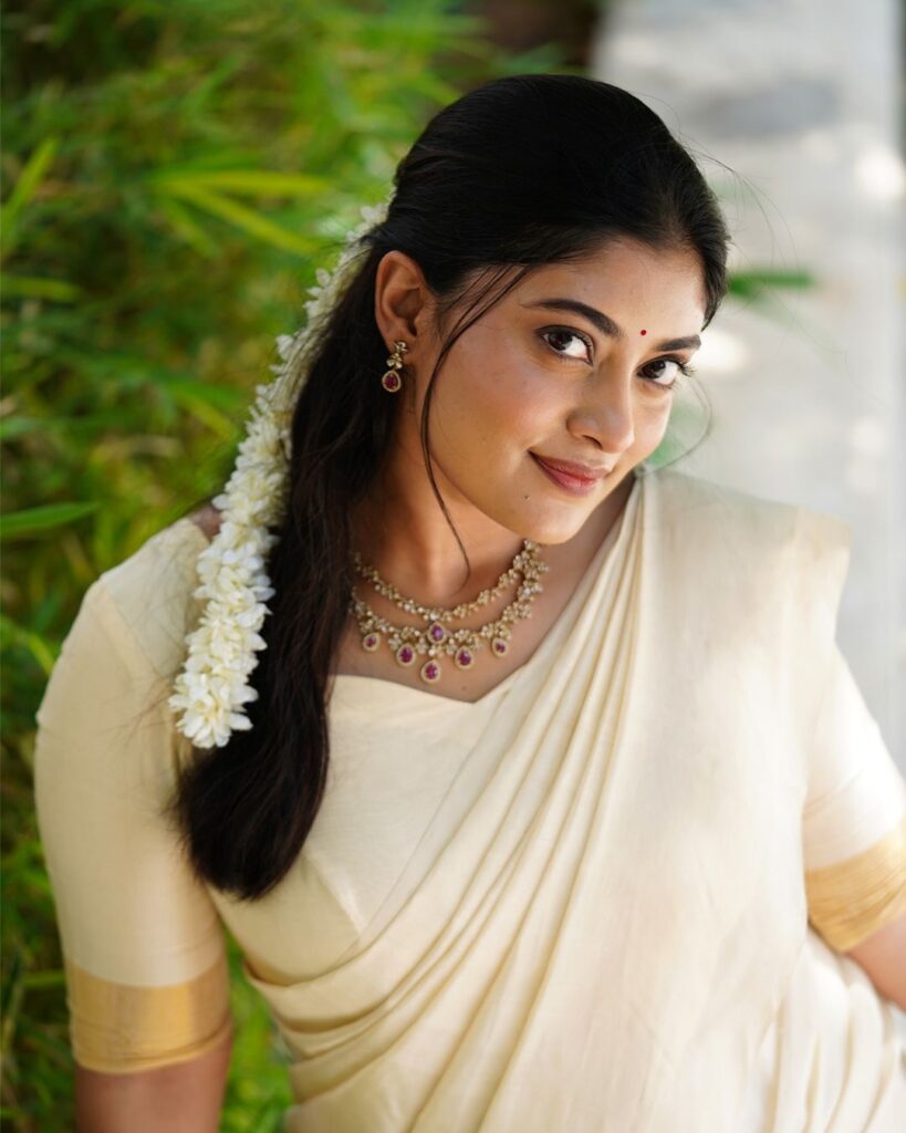 Ammu Abhirami Family, Ammu Abhirami Age, Ammu Abhirami Height, Ammu Abhirami DOB, Ammu Abhirami Father, Ammu Abhirami Mother, Ammu Abhirami Place, Ammu Abhirami