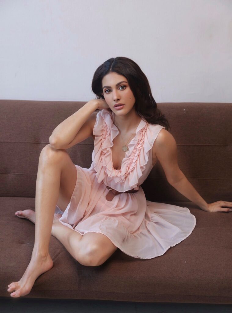 Amyra Dastur Family, Amyra Dastur Age, Amyra Dastur Height, Amyra Dastur Husband, Amyra Dastur DOB, Amyra Dastur Birth Place, Amyra Dastur Father, Amyra Dastur Mother, Amyra Dastur,