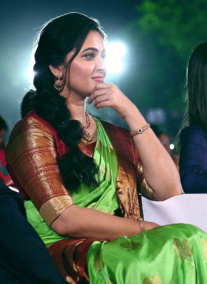 Anushka Shetty Family, Anushka Shetty Age, Anushka Shetty Height, Anushka Shetty Stardom, Anushka Shetty Father. Anushka Shetty Mother, Anushka Shetty Brothers