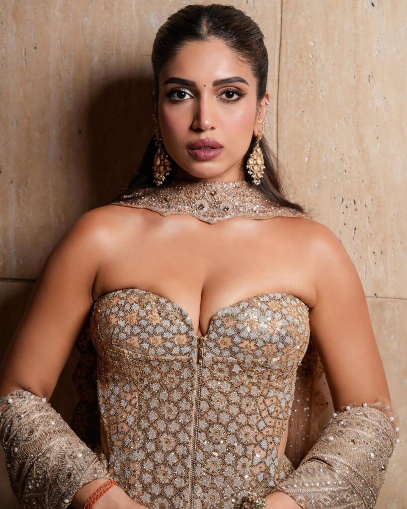 Bhumi Pednekar Family, Bhumi Pednekar Age, Bhumi Pednekar Height, Bhumi Pednekar DOB, Bhumi Pednekar Father, Bhumi Pednekar Mother, Bhumi Pednekar birth Place,