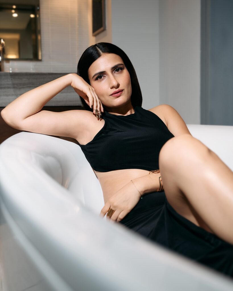 Fatima Sana Shaikh Family, Fatima Sana Shaikh Age, Fatima Sana Shaikh Height, Fatima Sana Shaikh Mother, Fatima Sana Shaikh Father, Fatima Sana Shaikh DOB, Fatima Sana Shaikh,