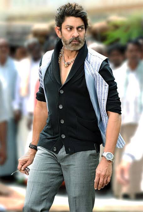 Jagapathi Babu Family, Jagapathi Babu Age, Jagapathi Babu Height, Jagapathi Babu Wife, Jagapathi Babu Children, Jagapathi Babu Family, Jagapathi Babu DOB, Jagapathi Babu,