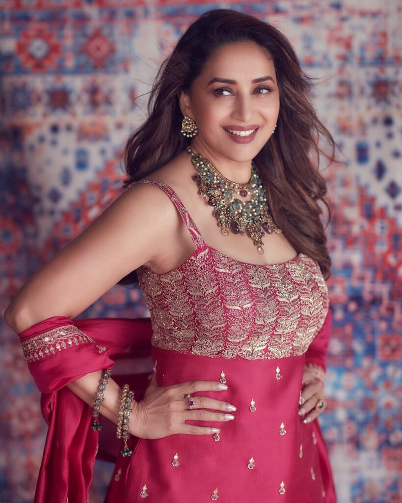 Madhuri Dixit Family, Madhuri Dixit Age, Madhuri Dixit Height, Madhuri Dixit Husband, Madhuri Dixit Children, Madhuri Dixit Father, Madhuri Dixit Mother, Madhuri Dixit Brother, Madhuri Dixit, Madhuri Dixit Sisters, 