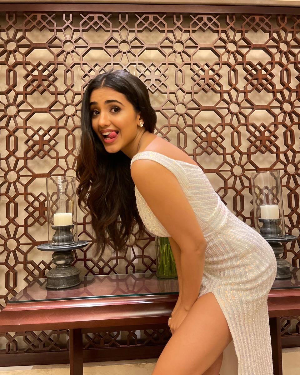 5 Best Glamorous Images of Malvika Sharma, Top 5 Glamorous Looks of Malvika Sharma, Malvika Sharma’s 5 Most Glamorous Moments, Malvika Sharma Top Images, Malvika Sharma’s Glamorous Side, The Glamour of Malvika Sharma,