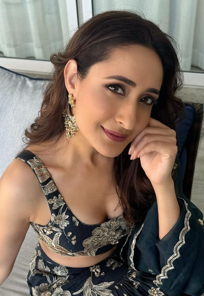 Pragya Jaiswal Family, Pragya Jaiswal Age, Pragya Jaiswal Height, Pragya Jaiswal Personal Life, Pragya Jaiswal Mother, Pragya Jaiswal Sister, Pragya Jaiswal DOB