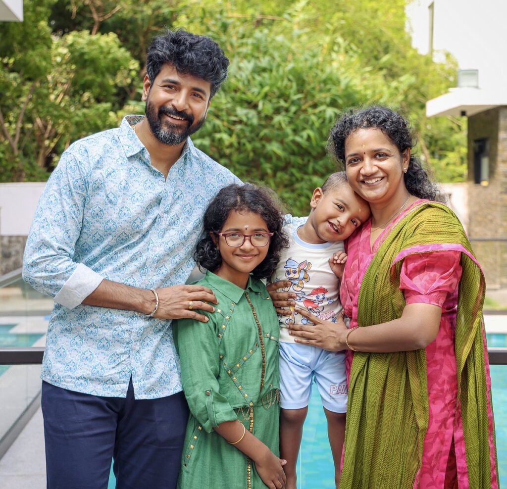 Siva karthikeyan Family, Siva karthikeyan Age, Siva karthikeyan Wife, Siva karthikeyan Height, Siva karthikeyan Children's, Siva karthikeyan DOB, SK Father