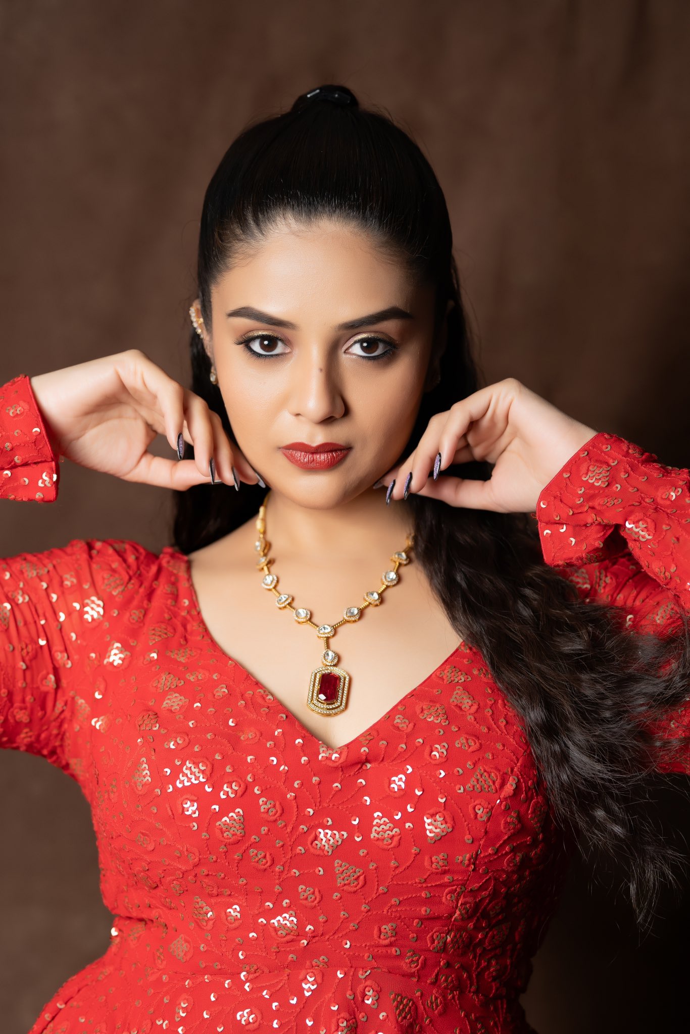 Sreemukhi Family, Sreemukhi Age, Sreemukhi Height, Sreemukhi Personal Life, Sreemukhi Mother, Sreemukhi Father, Sreemukhi DOB, Sreemukhi Tv Anchor, Sreemukhi,