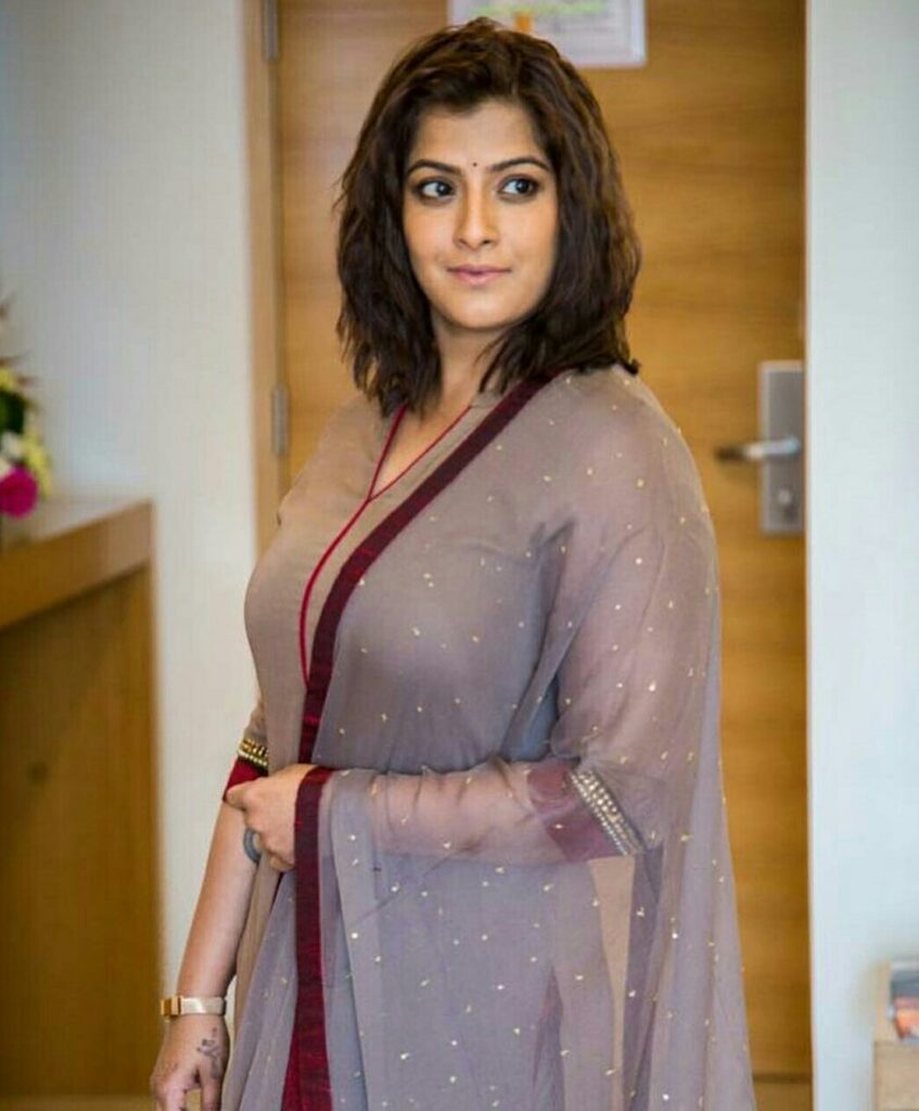 Varalaxmi Sarathkumar Family, Varalaxmi Sarathkumar Age, Varalaxmi Sarathkumar Height, Varalaxmi Sarathkumar Husband, Varalaxmi Sarathkumar Father, Varalaxmi Sarathkumar Mother, Varalaxmi Sarathkumar,