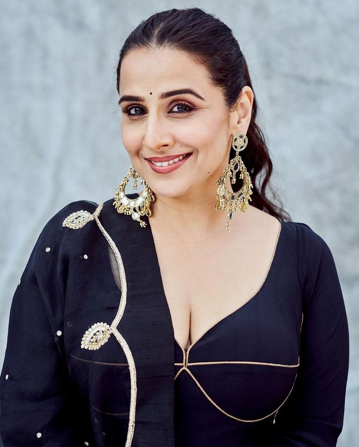 Vidya Balan Family, Vidya Balan Age, Vidya Balan Height, Vidya Balan Husband, Vidya Balan Children, Vidya Balan Personal Life, Vidya Balan DOB, Vidya Balan,